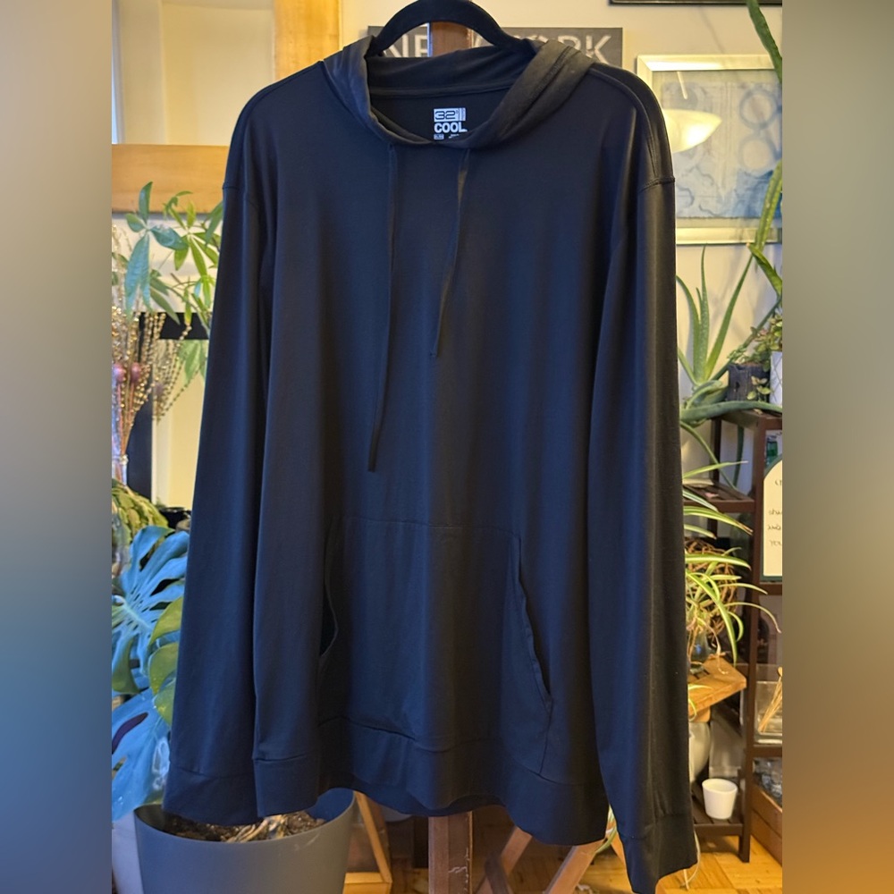 #23   32* Degrees Cool Long Sleeved Kangaroo Pocket Hoodie